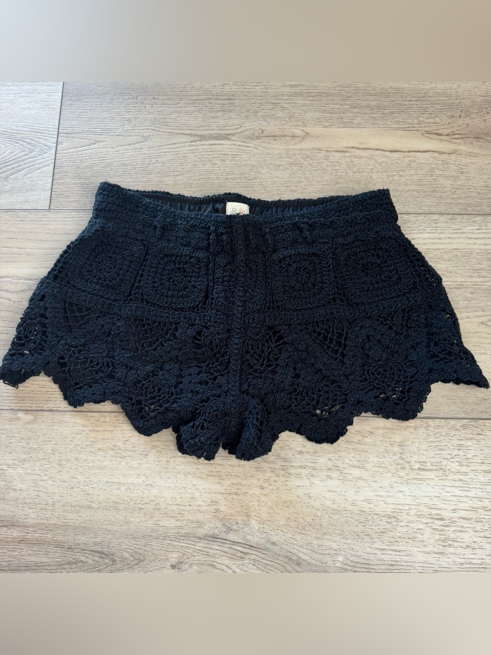 Women’s Black Surfy Gypsy Lined Crochet Shorts Medium